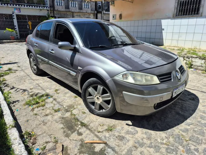 Renault Megane Sedan Dynamique 2.0 16V Mec. 2008