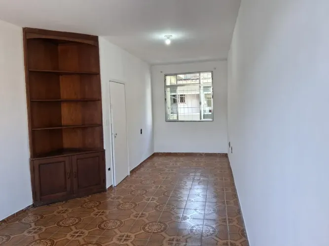 Imóvel para aluguel possui 120 metros quadrados com 2 quartos
