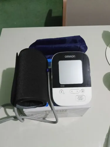 Monitor de pressão arterial profissional Omron HEM-7156T