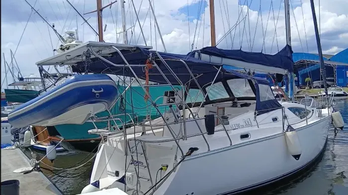 Veleiro MJ38 pes, deck solarium