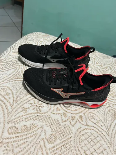 Tênis Mizuno R$300