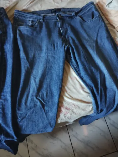 Vendo 02 calça jeans masculina 