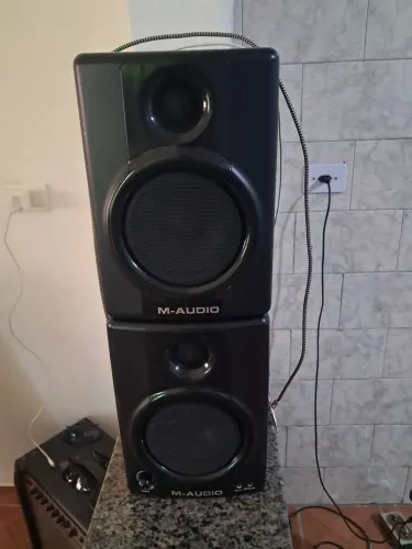 Vendo par de monitores de audio