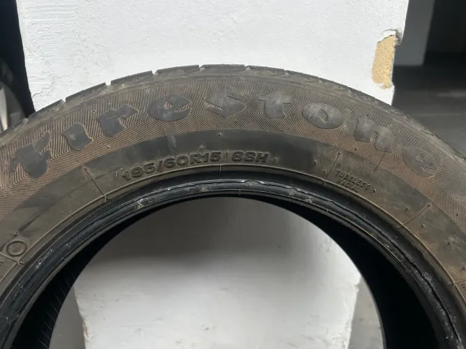 Pneu usado Firestone - 195/60 R15