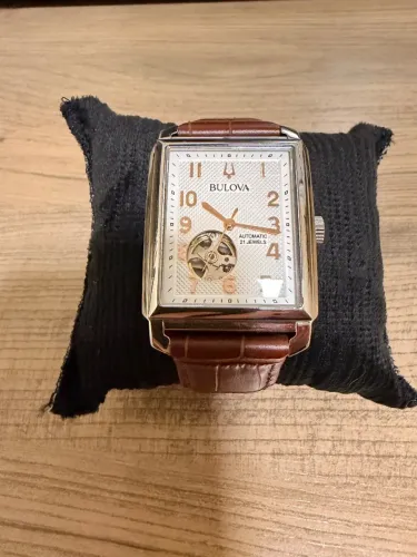 Relógio Bulova Sutton 96A268.