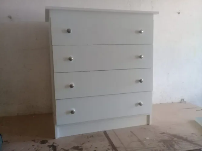 Cômoda 4 gavetas MDF