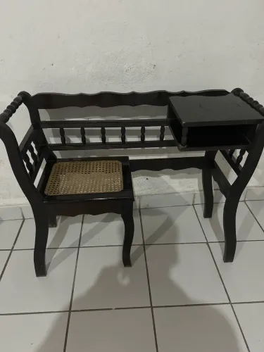 Relíquia Vintage: Banco de Telefone (Gossip Chair) - Palhinha Impecável