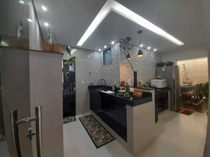 Casa à venda, 03 Quartos com suíte, Bairro Tirol