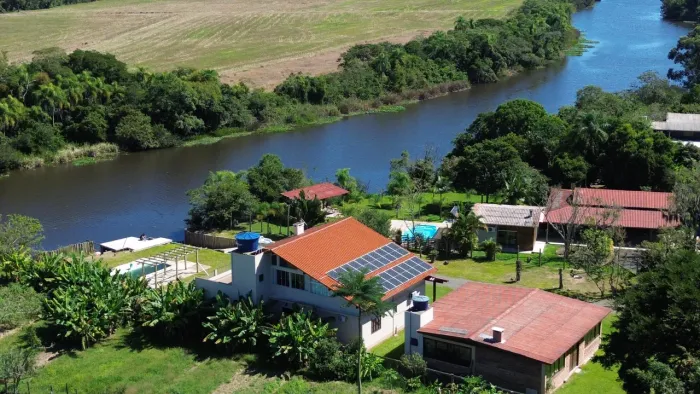 Casa às margens do Rio Mampituba
