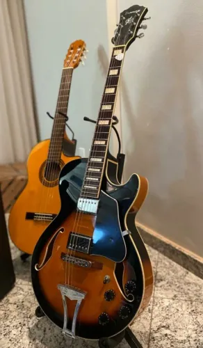 Guitarra Ibanez AG 75 Semi acústica.