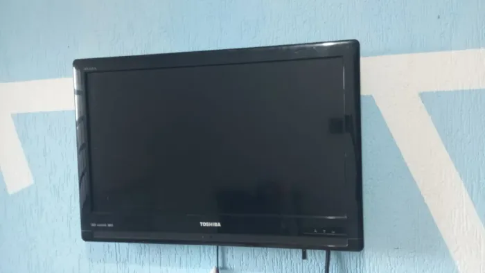 Vendo 2 televisão