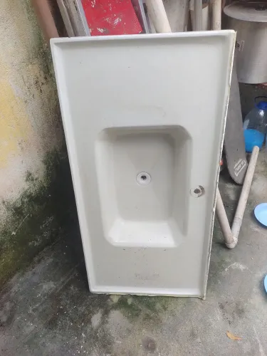 Vendo pia de 1 metro nova já vai com a torneira