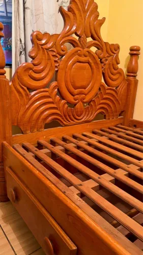 Vende-se cama semi-nova