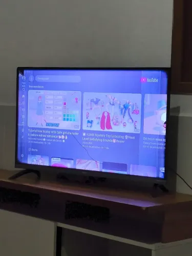 TV Philco Smart 32" - Painel quebrado | Liga e tem som