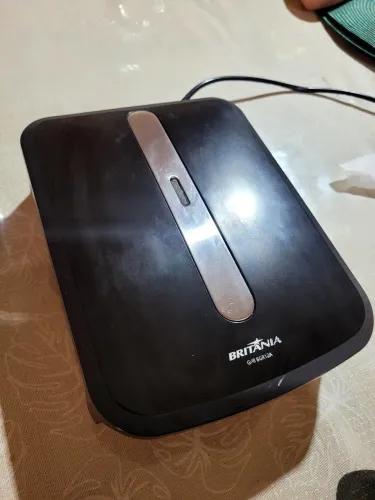 Sanduicheira grill Britânia 750w, em estado de Nova! Analiso seu lance!!