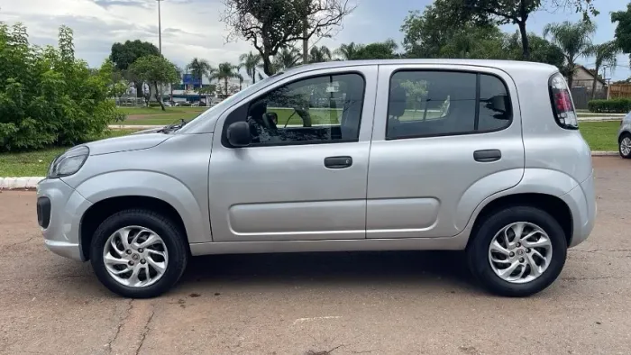 Fiat Uno Attractive 1.0 EVO Fire Flex 8V 5P 2021