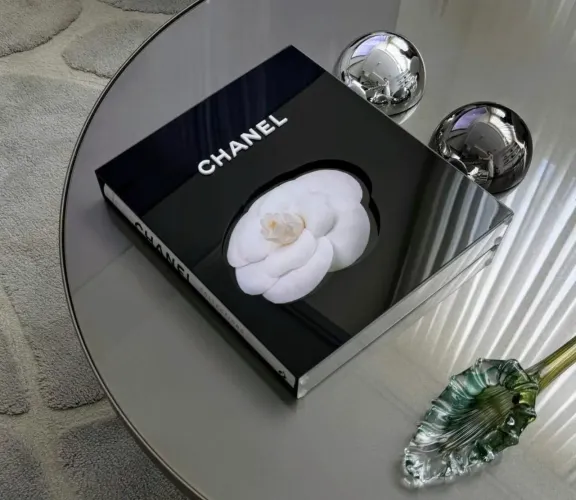 Livro Decorativo Chanel