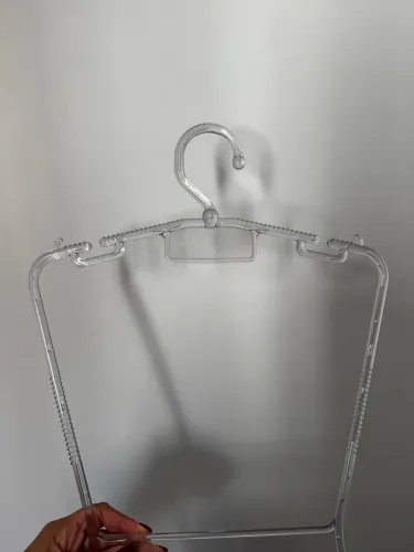 Cabide silhueta corpo infantil 