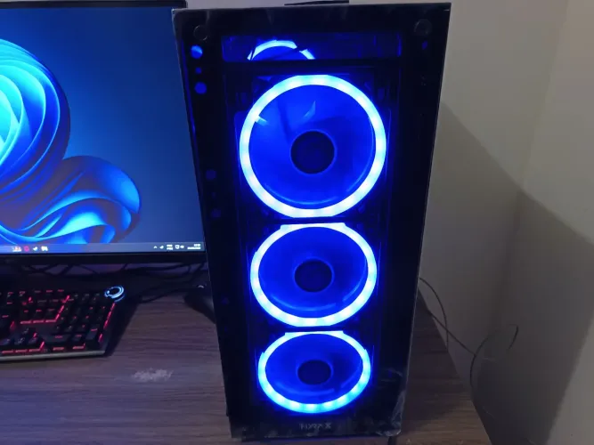 PC GAMER + MONITOR 180 HZ