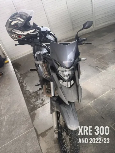XRE 300 ano 22/23