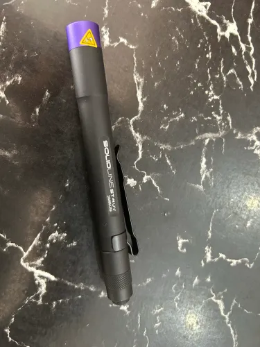 Lanterna Led Lenser com luz branca e uv