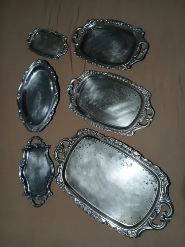 Bandejas antigas de aço 