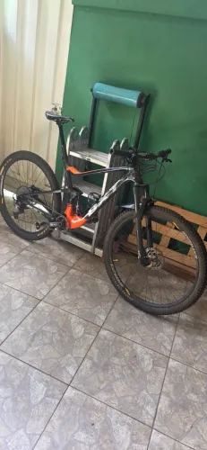 Bicicleta Full BXT Tam. 19 Laranja Preto aro 29 Carbono