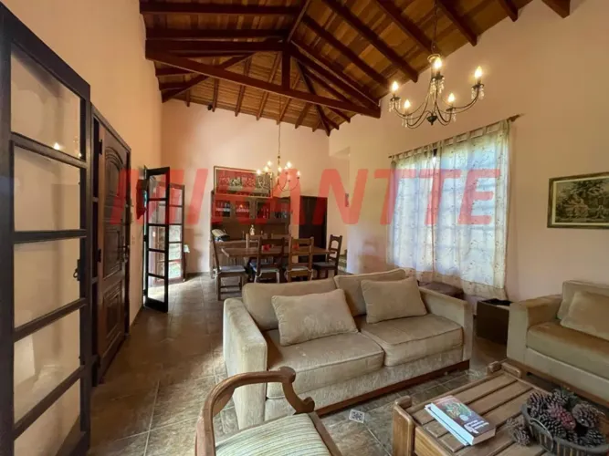 Cond. fechado de 250m² com 4 quartos em Serra da Cantareira