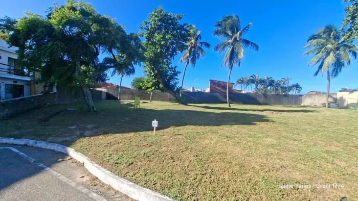 Terreno no Condomínio Vila Maria na Praia de Pirangi.