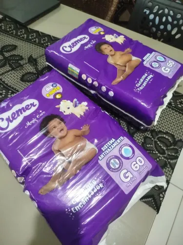 Fralda Cremer Magic Care dia e noite, até 12h de proteção.