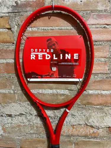 RAQUETE TÊNIS WILSON DEFYER 98 PRO REDLINE V1 - 98 305G L4 - NOVA
