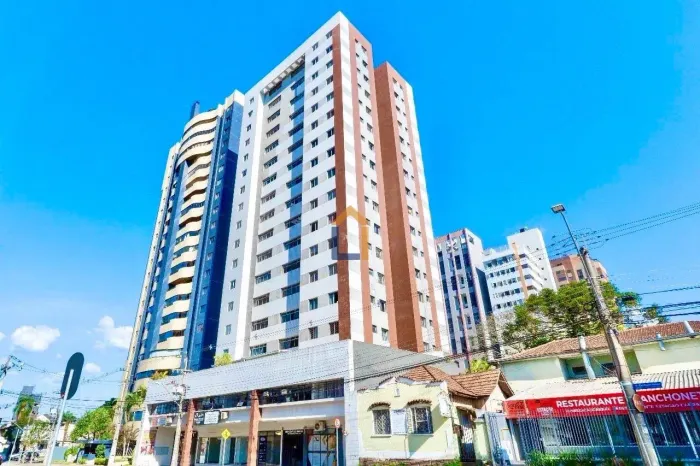 Loja a venda em frente ao terminal do Cabral.