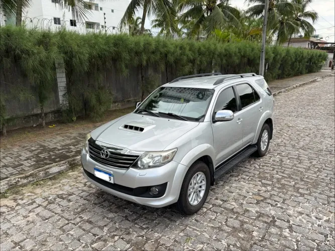 Toyota Hilux SW4 SRV D4-d 4X4 3.0 TDI Dies. AUT 2012