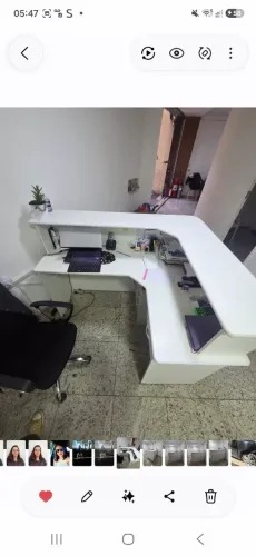 Balcão de recepção em L
