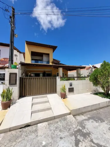 Casa à venda no Condomínio Recanto de Abrantes  Estrada do Coco (em frente ao Mix)