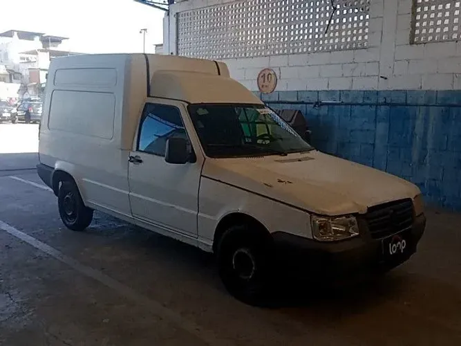 Veículo para agregar ou pequenos fretes