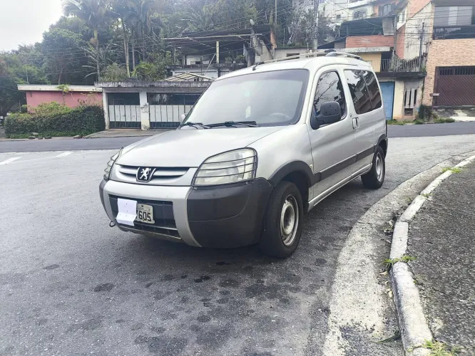 Peugeot Partner Van Escapade 1.6 Flex 16V 5P 2011