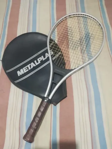 Antiga raquete se tênis