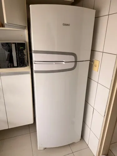 Geladeira 2 anos de uso perfeitas condições 