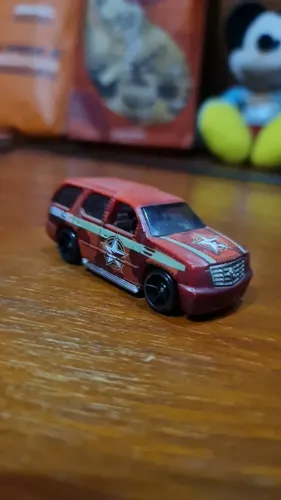 Hot Wheels '07 Cadilac Scalade - Colot Shifters - Escala 1:64