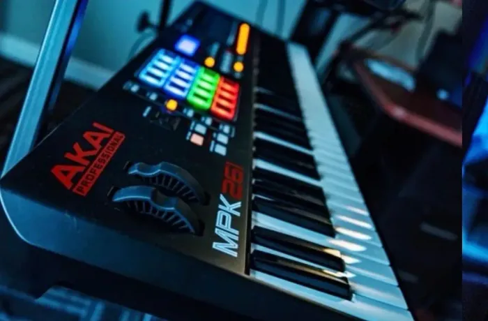 Teclado Controlador AKI MPK 261