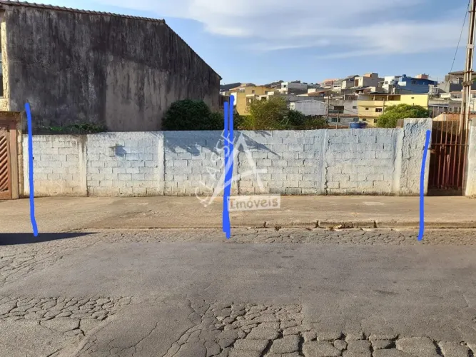 Terrenos de 126 m², com escritura.