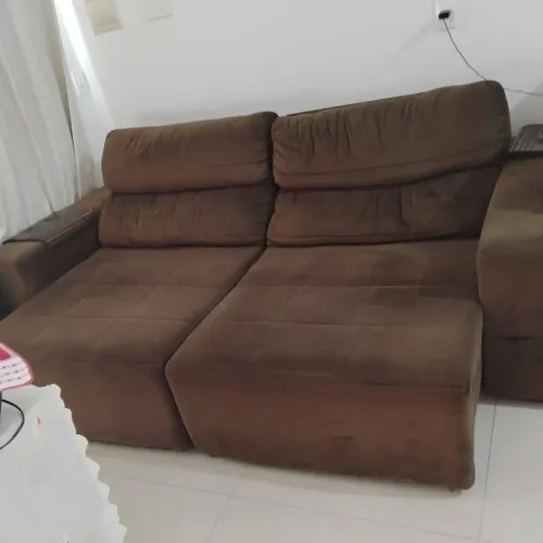 Sofá retrátil semi-novo