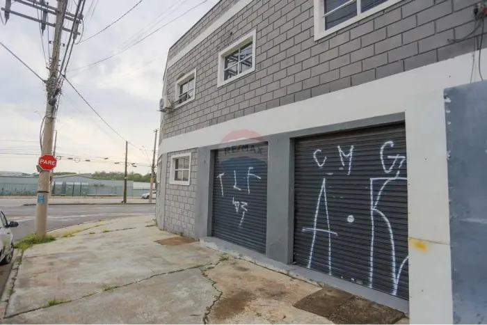 Prédio Comercial de esquina à venda no Bairro Jd. Dois Corações - Sorocaba - SP