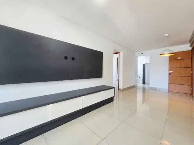 Apartamento de 77m2 com 3 Quartos em Condomínio Club