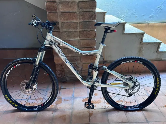 Bike Rocky Mountain full 