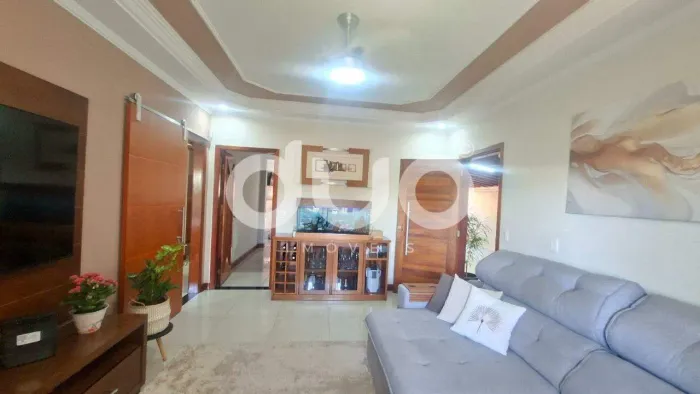 Casa residencial à venda no bairro Nova Piracicaba, Piracicaba com 2 suítes.