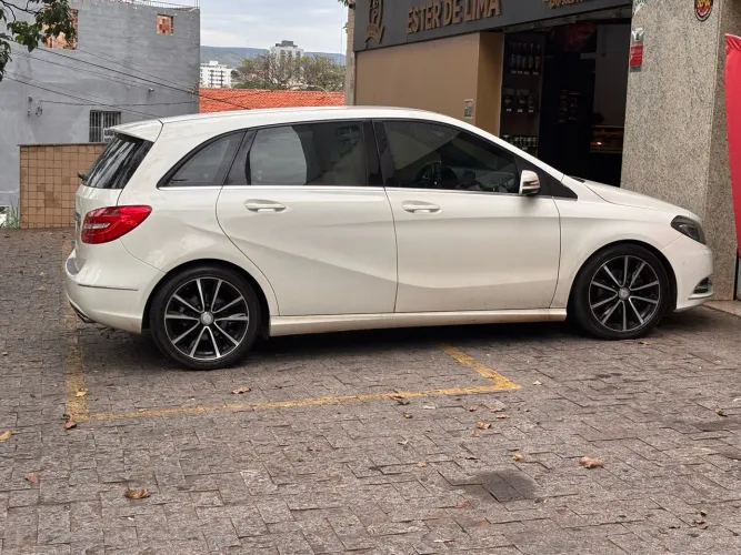 Mercedes-Benz Classe B 200 CGI 1.6 TB Sport 156cv AUT 2014