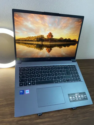 Notebook Acer Ultra 7 / Intel Graphics / 16GB RAM / 512GB SSD / Tela 16?WUXGA
