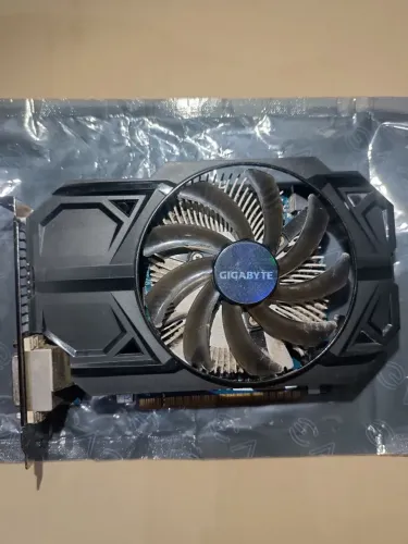 Placa de video GTX 750